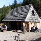 Schronisko (herbaciarnia) w Dolinie Strążyskiej Schronisko (herbaciarnia) w Dolinie Strążyskiej - schroniska - schronisko - Tatry