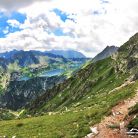 Widok na Dolinę Pięciu Stawów Polskich spod przełęczy Krzyżne. Przełęcz Krzyżne - szczyty - szczyt - Tatry