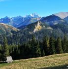 Gęsia Szyja szlak z Rusinowej Polany i widok na Tatry Wysokie pierwszy od lewej Jagnięcy Szczyt Gęsia Szyja - szczyty - szczyt - Tatry