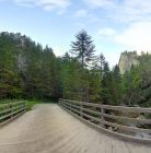 Dolina Kościeliska i mostek na kościeliskim potoku. Dolina Kościeliska - doliny - dolina - Tatry