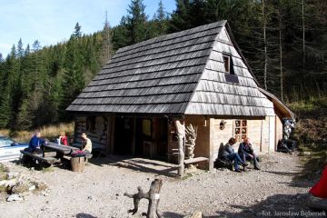 Schronisko (herbaciarnia) w Dolinie Strążyskiej Schronisko (herbaciarnia) w Dolinie Strążyskiej - schroniska - schronisko - Tatry