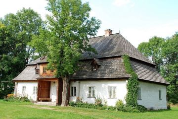 Dwór w Łopusznej - kultura - muzeum - Łopuszna