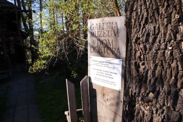 DOM DOKTORA Galeria Sztuki Współczesnej  - kultura - galeria sztuki - Zakopane