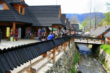 Góralskie Sukiennice pamiątki Zakopane Krupówki Góralskie Sukiennice - kwiaty upominki pamiątki - pamiątki upominki - Zakopane