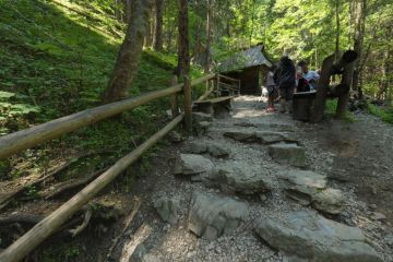 Jaskinia Mroźna w Dolinie Kościeliskiej Jaskinia Mroźna - jaskinie - jaskinia - Tatry