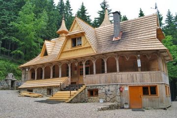 Kaplica Matki Boskiej Królowej Tatr na Wiktorówkach Kaplica Matki Boskiej Królowej Tatr na Wiktorówkach - kościoły i msze święte - kościół - Zakopane