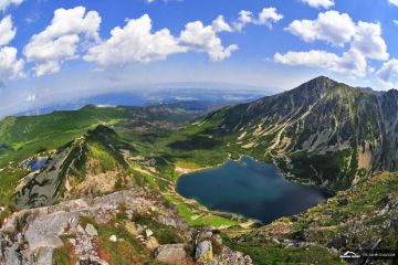 Czarny Staw Gąsienicowy - zimą Czarny Staw Gąsienicowy - stawy i wodospady - staw / wodospad - Tatry