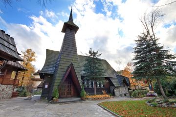 Kościół Parafialny Matki Bożej Królowej Świata OO. Salwatorianów  - kościoły i msze święte - kościół - Zakopane