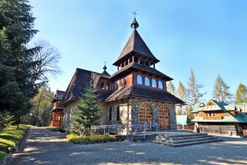 Kościół OO. Bernardynów Kościół OO. Bernardynów - kościoły i msze święte - kościół - Zakopane
