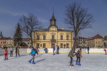 Lodowisko na nowotarskim Rynku - dla dzieci - lodowisko - Nowy Targ