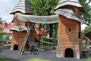 Plac Zabaw Kościelisko - siłownia plenerowa Plac Zabaw Kościelisko - dla dzieci - plac zabaw dla dzieci - Kościelisko