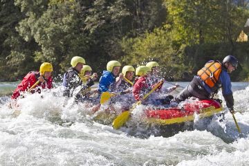 Rafting pontonowy na Dunajcu z biurem Trio Travel - jednodniowe - wycieczka na rafting po Dunajcu - Zakopane